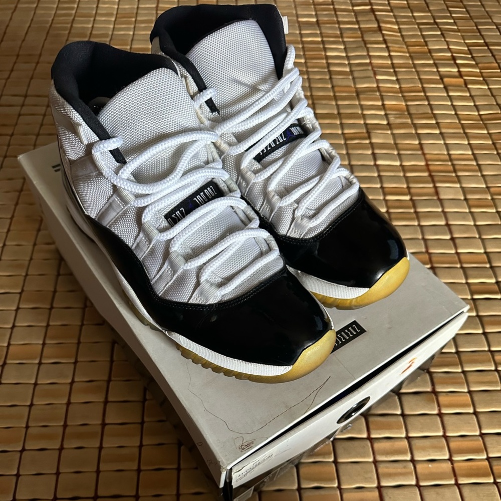 2011 Jordan 11 Concord Size 9.5